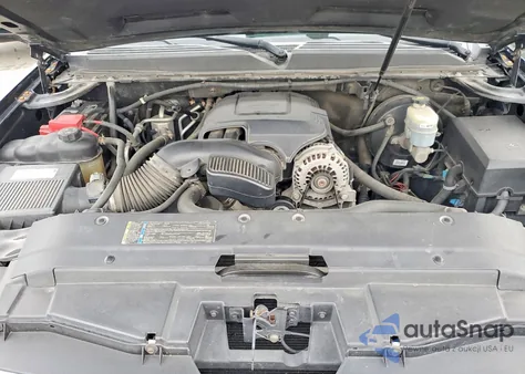 2010 Chevrolet Suburban C1500 Ls z USA, uszkodzony, nr VIN 1GNUCHE01AR199760